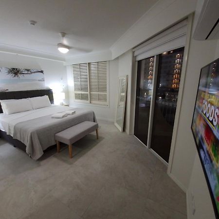 Apr Private Suites Moroccan By The Beach Gold Coast Dış mekan fotoğraf