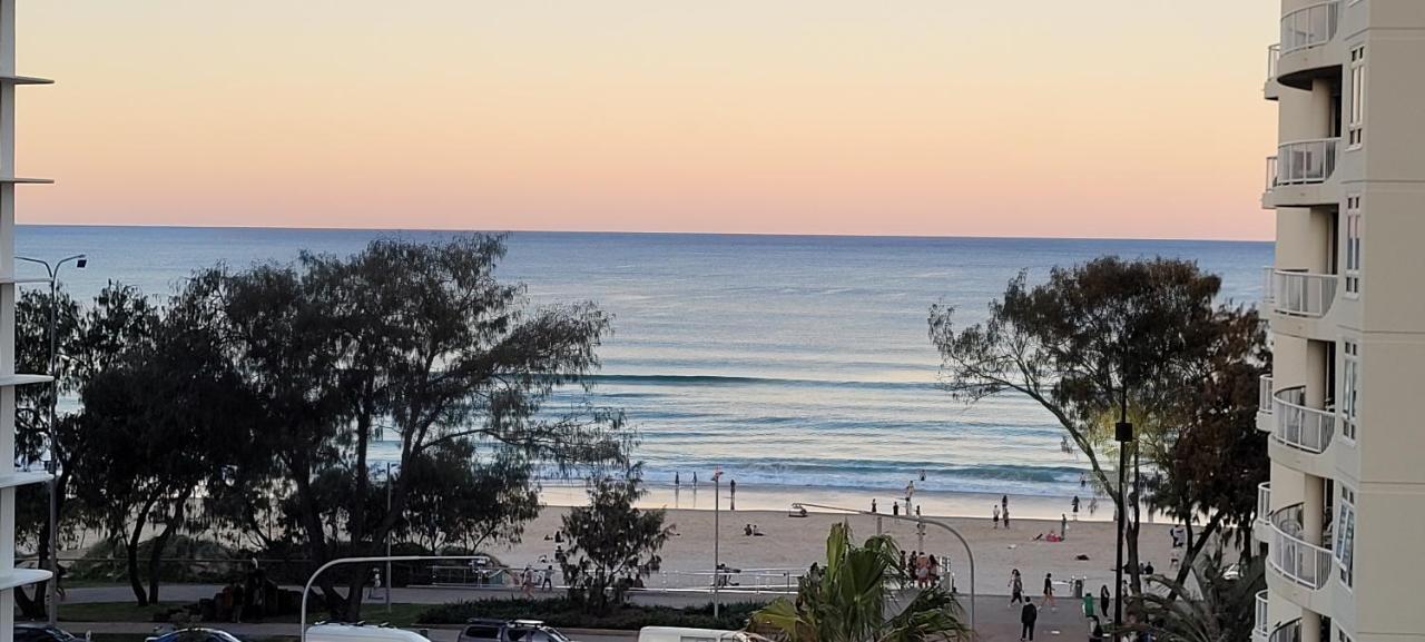 Apr Private Suites Moroccan By The Beach Gold Coast Dış mekan fotoğraf